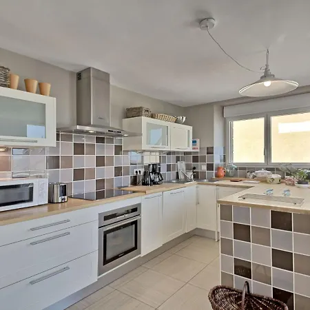 Les Embruns By Interhome * بينيك